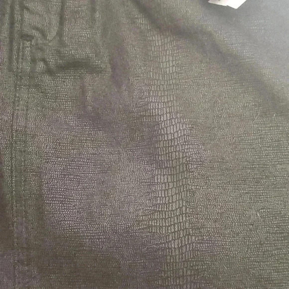 [BLANKNYC] THE JANE MINI SKIRT - Picture 2 of 3